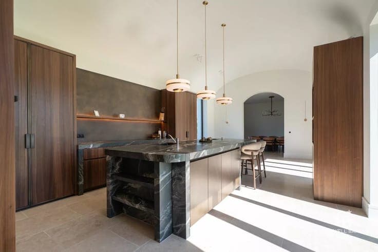Exquisite Property in a Private Enclave