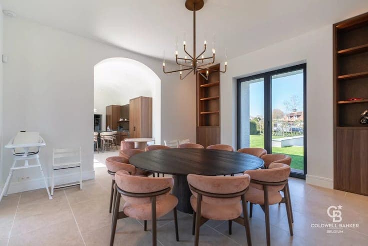 Exquisite Property in a Private Enclave