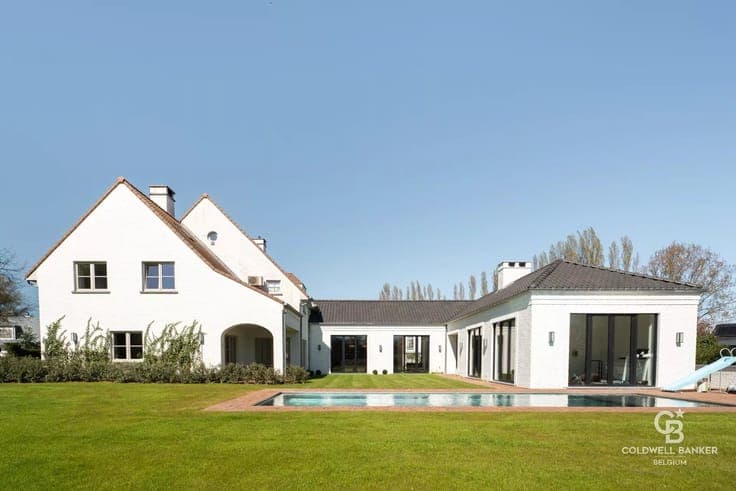 Exquisite Property in a Private Enclave