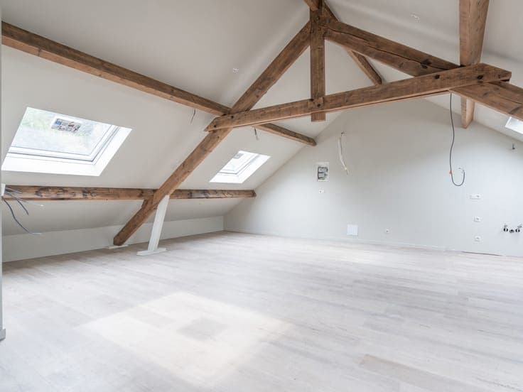 Renovated Building – Commercial & 2 Residential Apartments