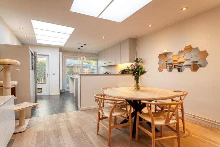 Ready-to-move house with garden in the heart of Kortrijk