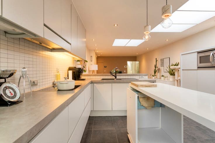 Ready-to-move house with garden in the heart of Kortrijk