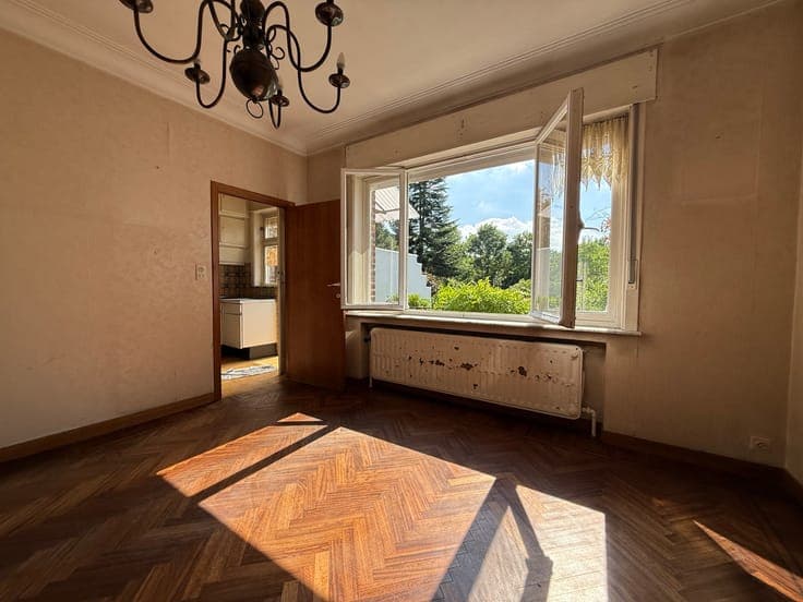 Great family home in need of renovation