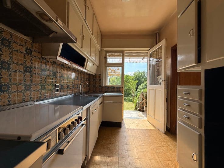 Great family home in need of renovation