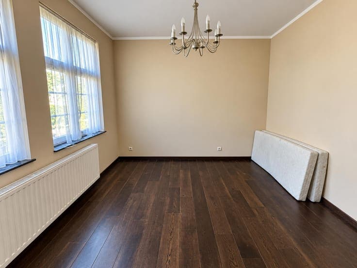 VERY PLEASANT 5-BEDROOM HOUSE WITH GARDEN