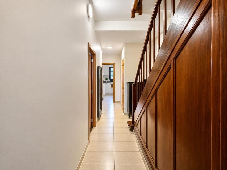 VERY PLEASANT 5-BEDROOM HOUSE WITH GARDEN