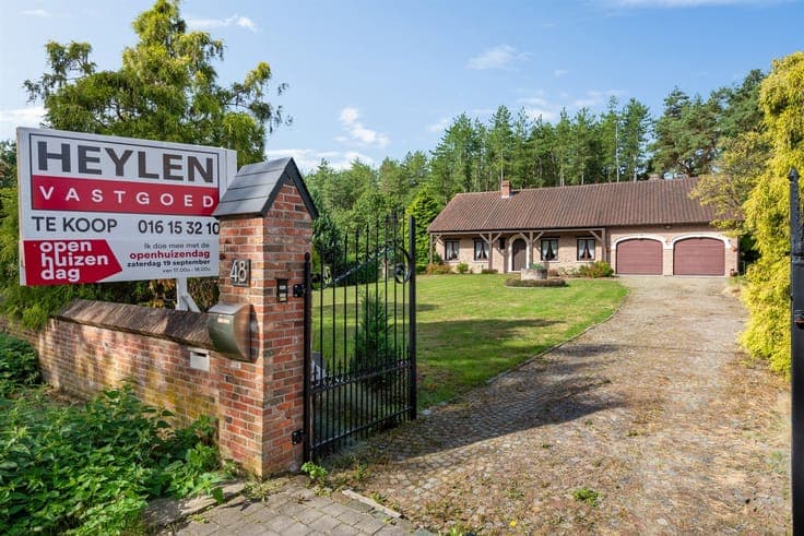 Detached 4-sided house on an exceptional 49-are plot