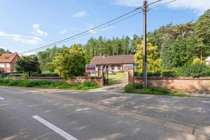 Detached 4-sided house on an exceptional 49-are plot