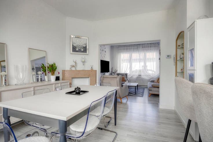 WSB-immo: Spacious 4-Bedroom Home in Wemmel