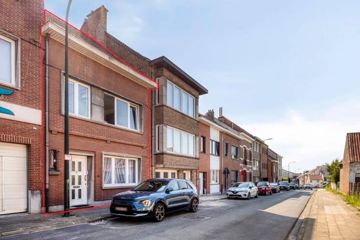 WSB-immo: Spacious 4-Bedroom Home in Wemmel