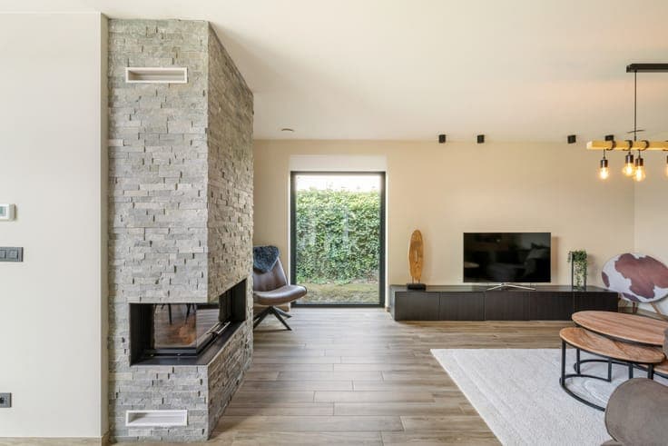 Modern turnkey villa with practice space