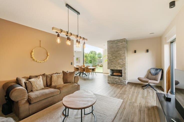 Modern turnkey villa with practice space
