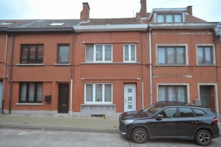 A family home with garden in Halle, in need of renovation
