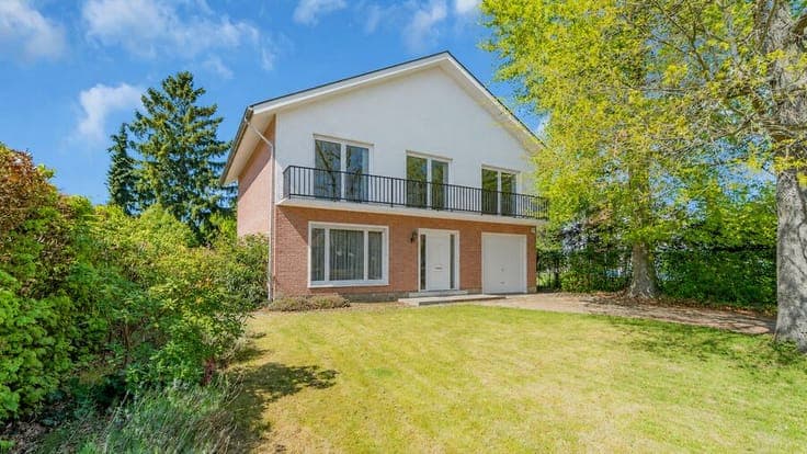 House in Linden