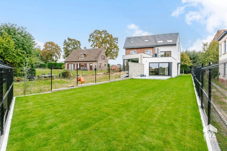 Semi-detached new build in Wemmel