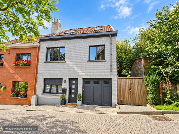 Charming family home with garage, study and 4 bedrooms