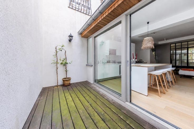 Charming Townhouse - Sablon