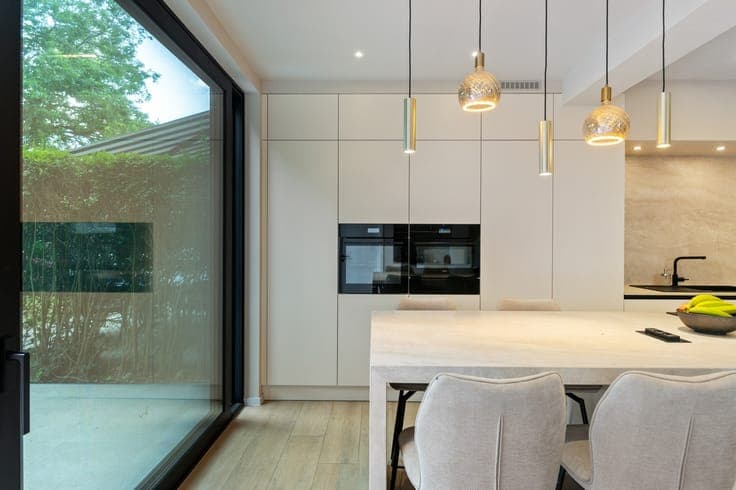 Instapklare woning met 4 slpkrs in hartje Edegem