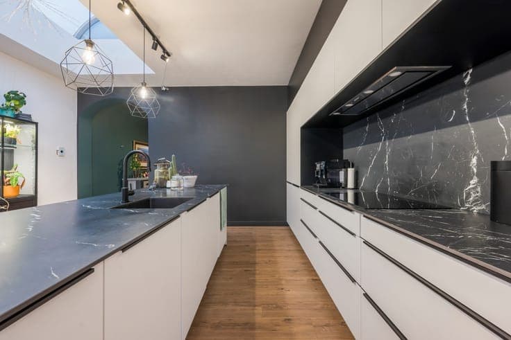 For sale: terraced house in Sint-Niklaas