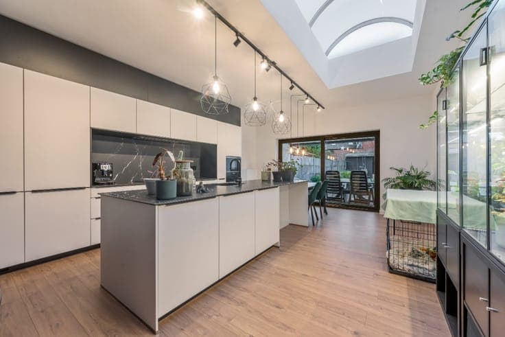 For sale: terraced house in Sint-Niklaas