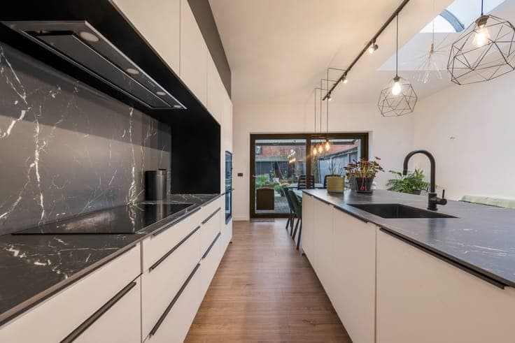 For sale: terraced house in Sint-Niklaas