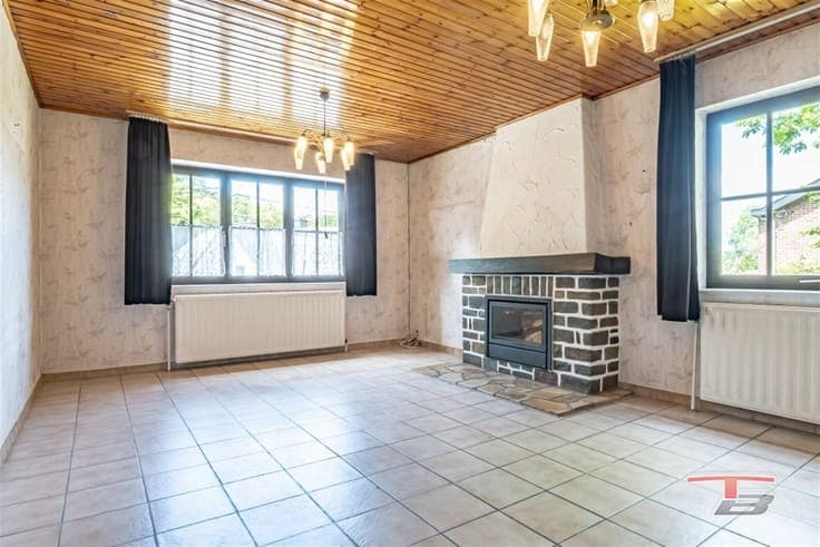 Villa de plain-pied dans un quartier résidentiel proche du c