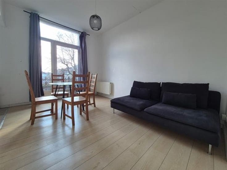 Unifamiliar house