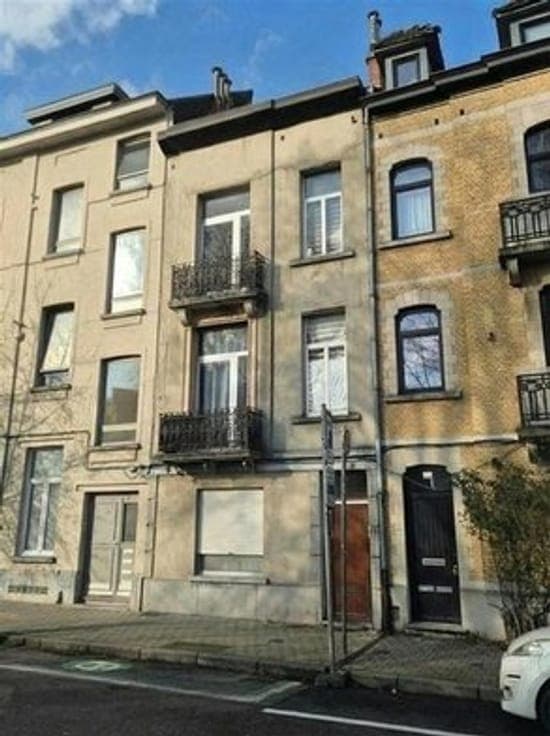 Unifamiliar house