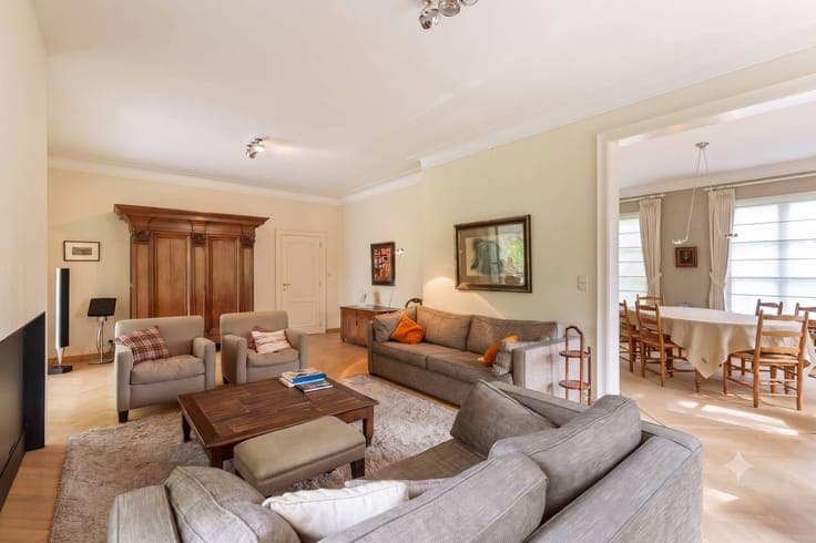 Exclusive villa with separate entrance for the liberal profe