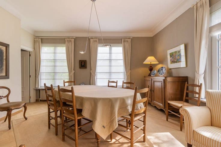 Exclusive villa with separate entrance for the liberal profe