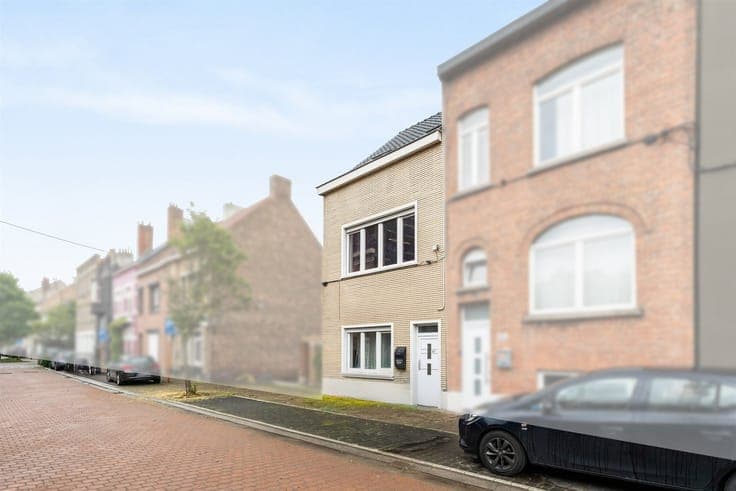 Fully renovated home with 3 bedrooms, 2 bathrooms, and a sun
