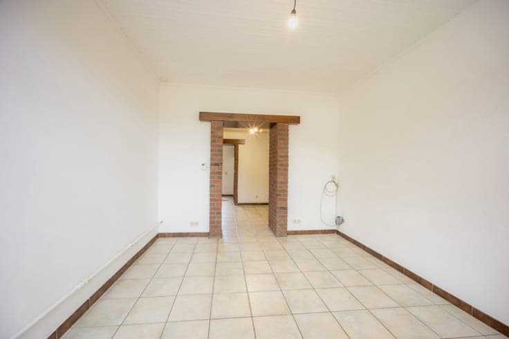 2-bedroom house with garden and terrace