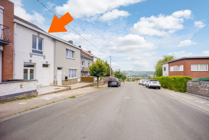 2-bedroom house with garden and terrace