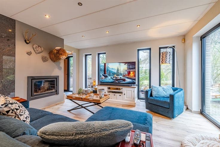 Spacious contemporary villa in Chastre