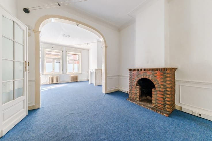 Montgomery townhouse, ideal space for professional practice