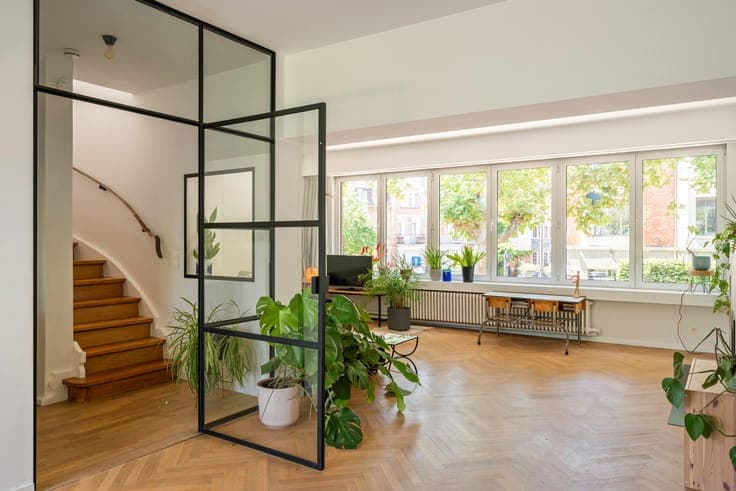 Bright bel-etage with garden in sought-after Pulhof