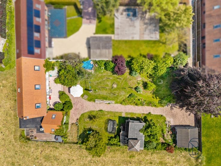 Hidden Home with Views of the Kluisberg