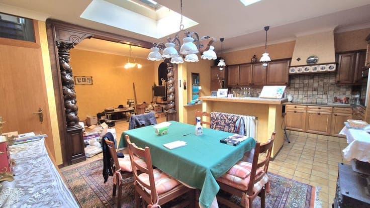 Zeer ruime burgerwoning in het centrum met polyvalente ru...
