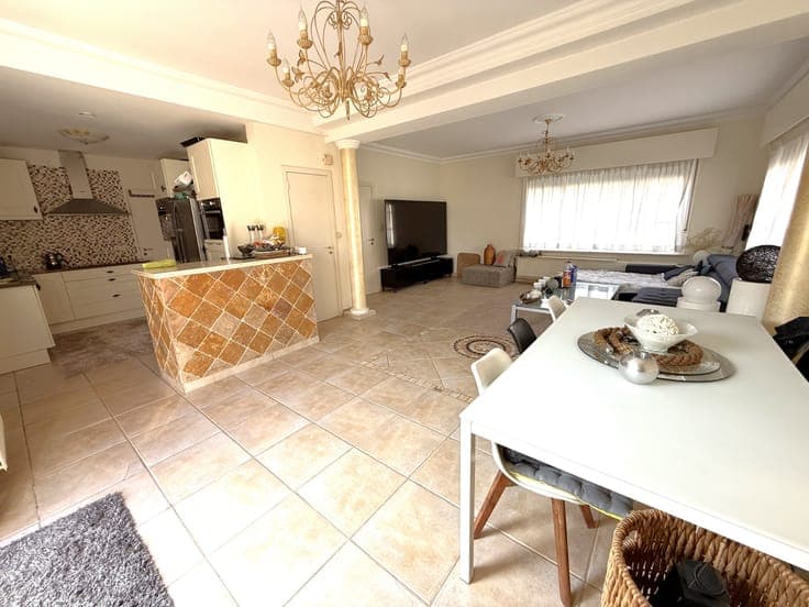 Charmante woning met zonnige tuin en dubbele garage op TO...