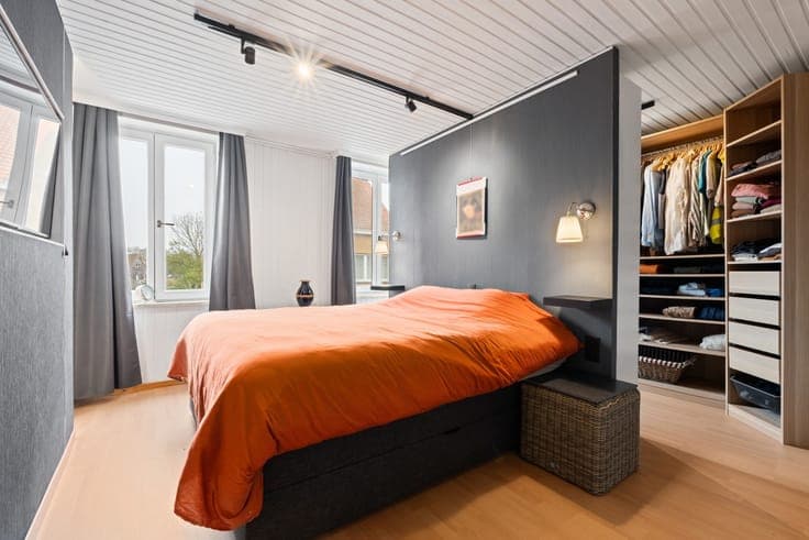 Semi-detached house with garage in Nieuwpoort.