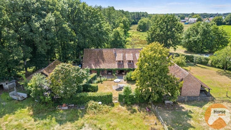 TESSENDERLO - Uniek gelegen hoeve met schuren op 3ha76
