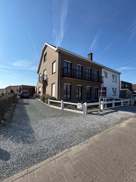 Woning met 4 slaapkamers en grote tuin
