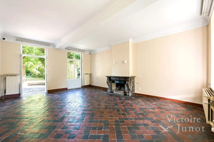 Exceptional residence