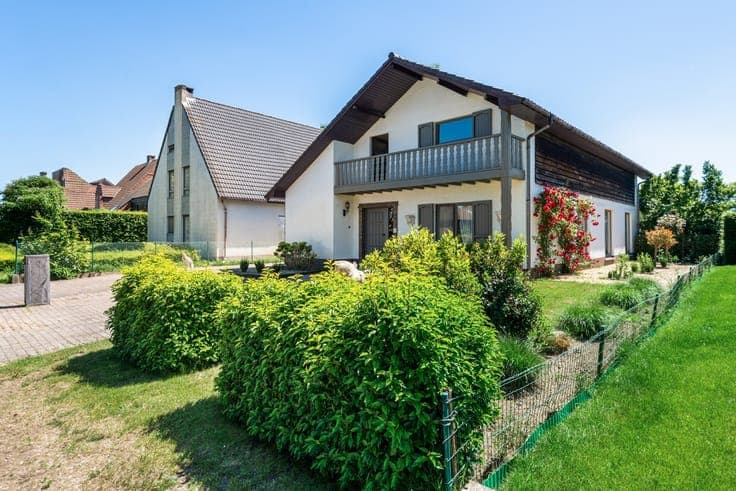 Gelijkvloerswoning met 3 - 4 slaapkamers, garage & pracht...