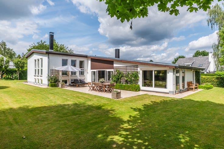 Superb modernist villa – Sept Fontaines Golf Club