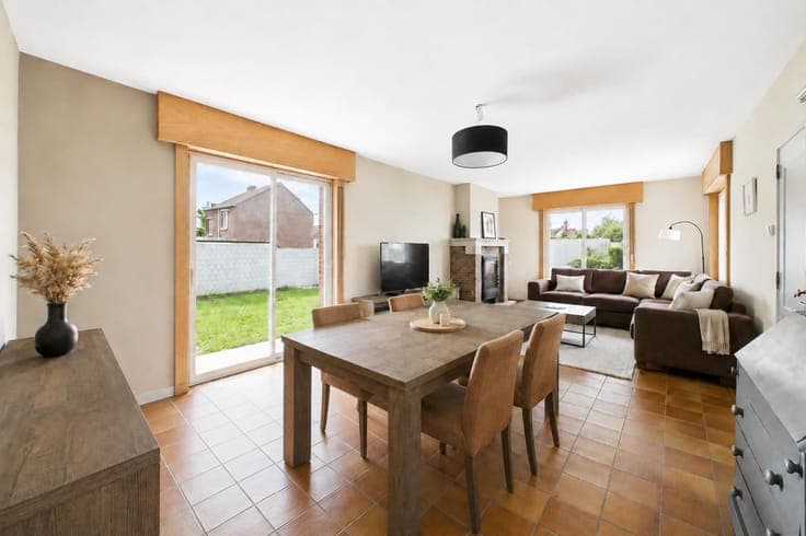 Superb semi-detached bungalow with 4 bedrooms near Tournai