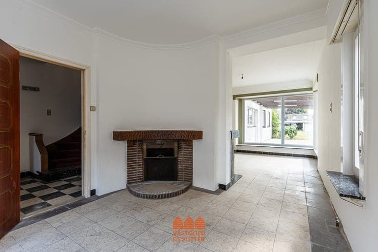 Halfopen bebouwing met zuidoostgerichte tuin nabij het ce...