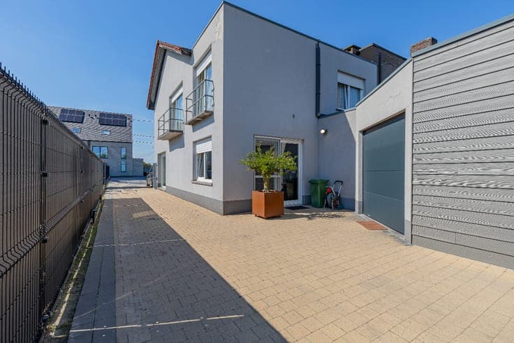 Instapklare gezinswoning op mooi perceel