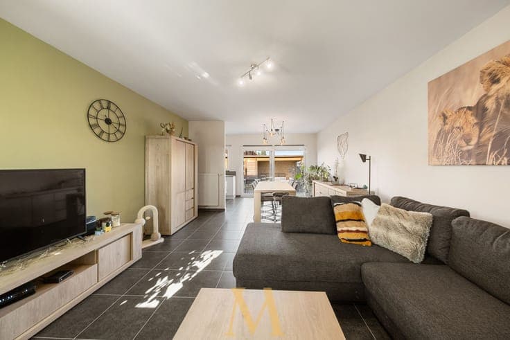 Recente landelijke woning met 3 slaapkamers, bureau en ga...