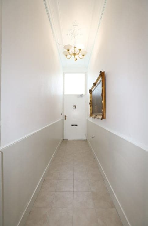 Ruime gezinswoning met 4 slaapkamers, hoge plafonds en st...